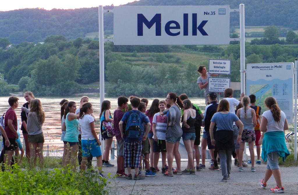 Junges Hotel Melk Eksteriør bilde